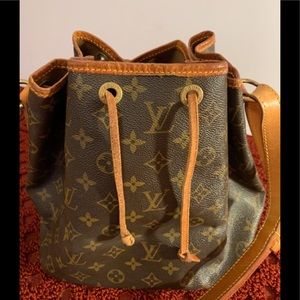 💯authentic LV Noe Monogram bucket Bag.